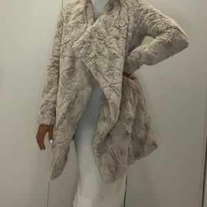 Bb Dakota Faux Fur jacket xs